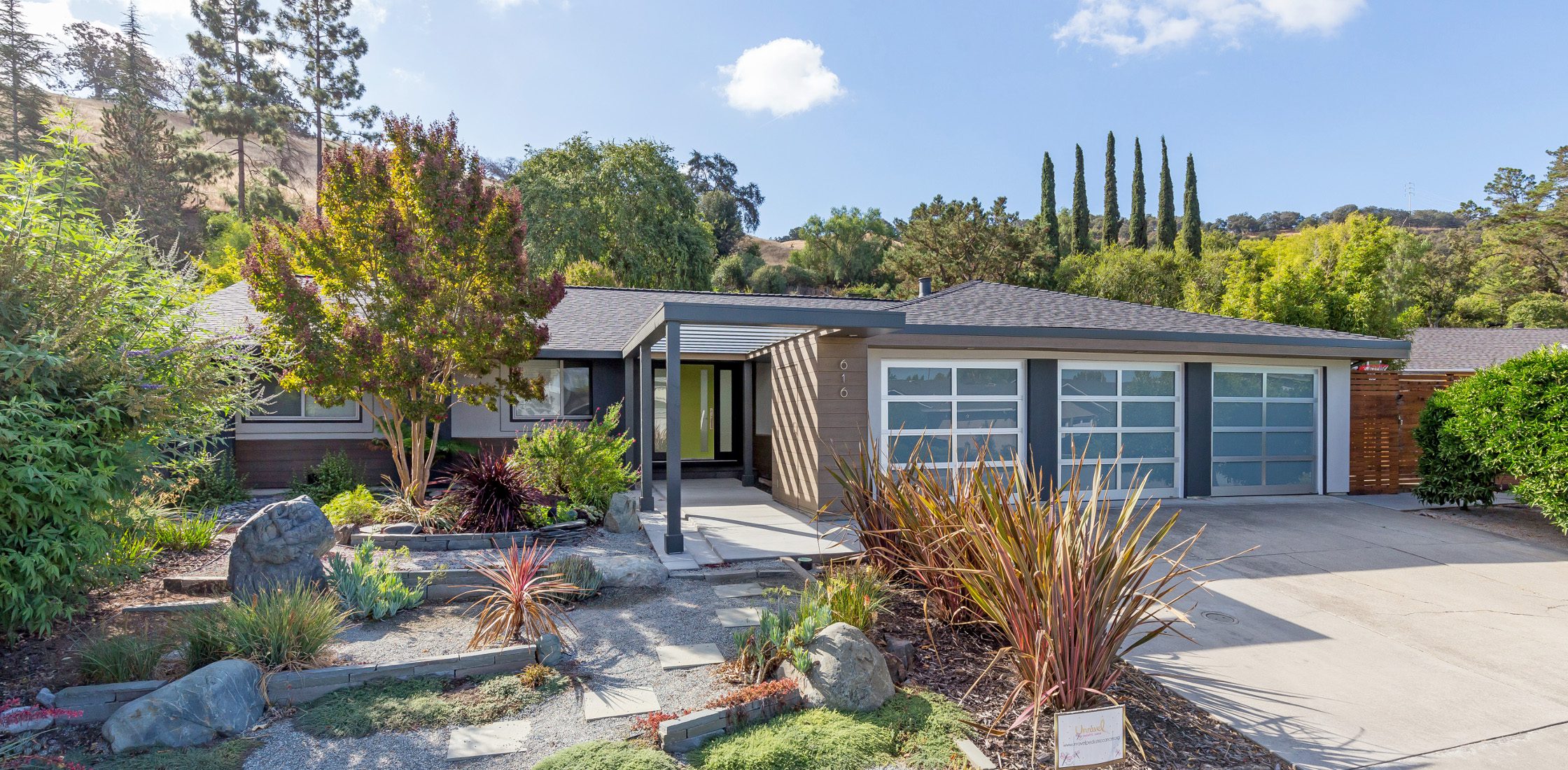 Home-exterior-design-in-Silicon-Valley-with-a-modern-curb-appeal