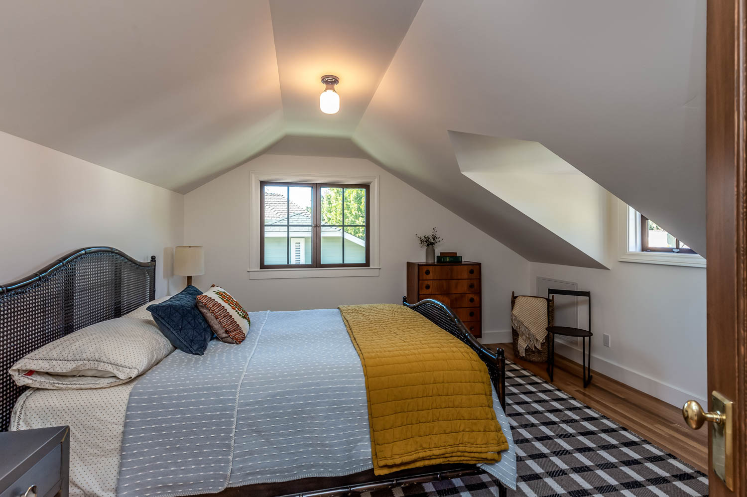 guest-bedroom-in-the-renovated-attic