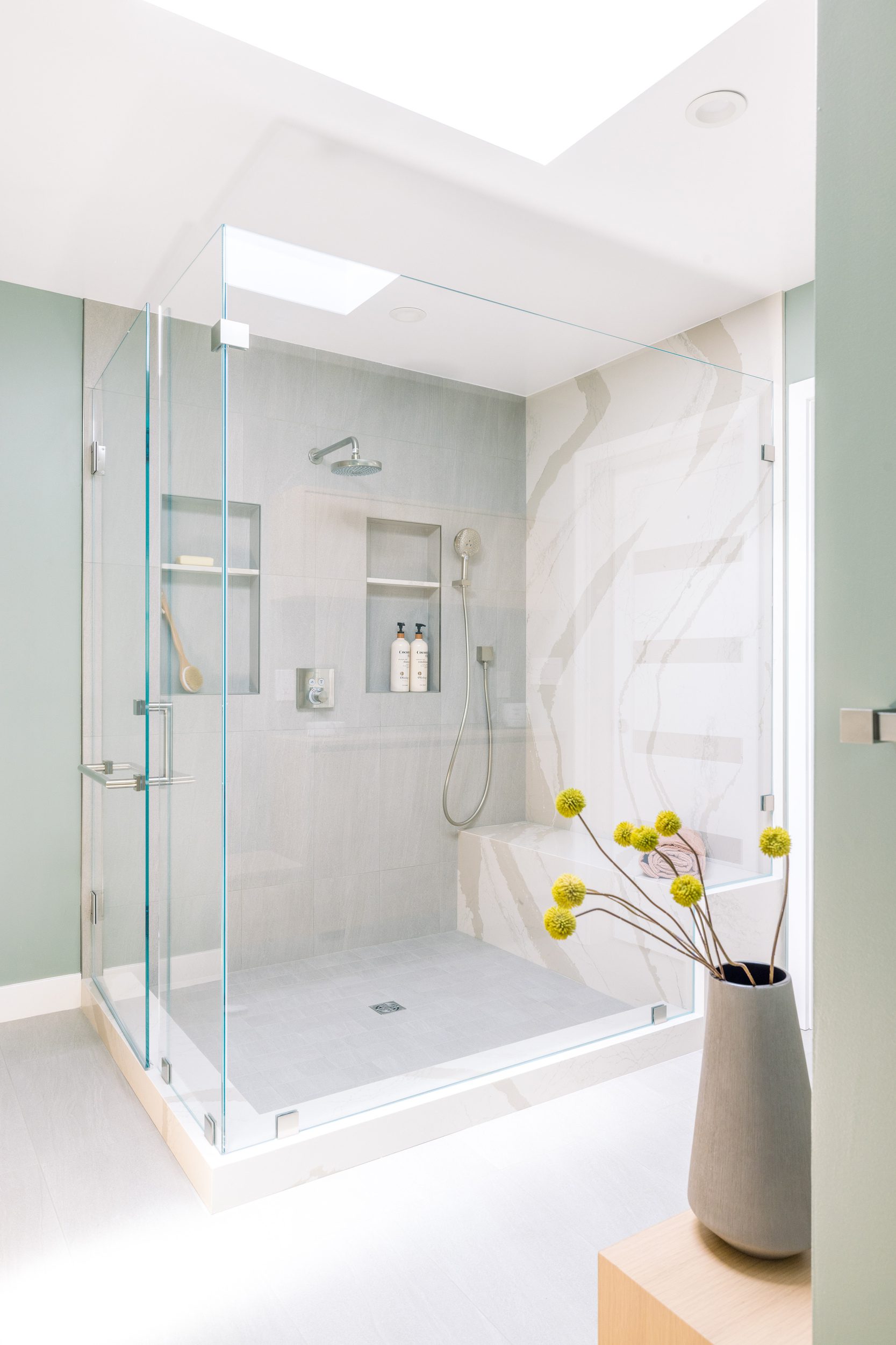 Walk-in-shower-and-no-slip-floors-are-part-of-universal-design