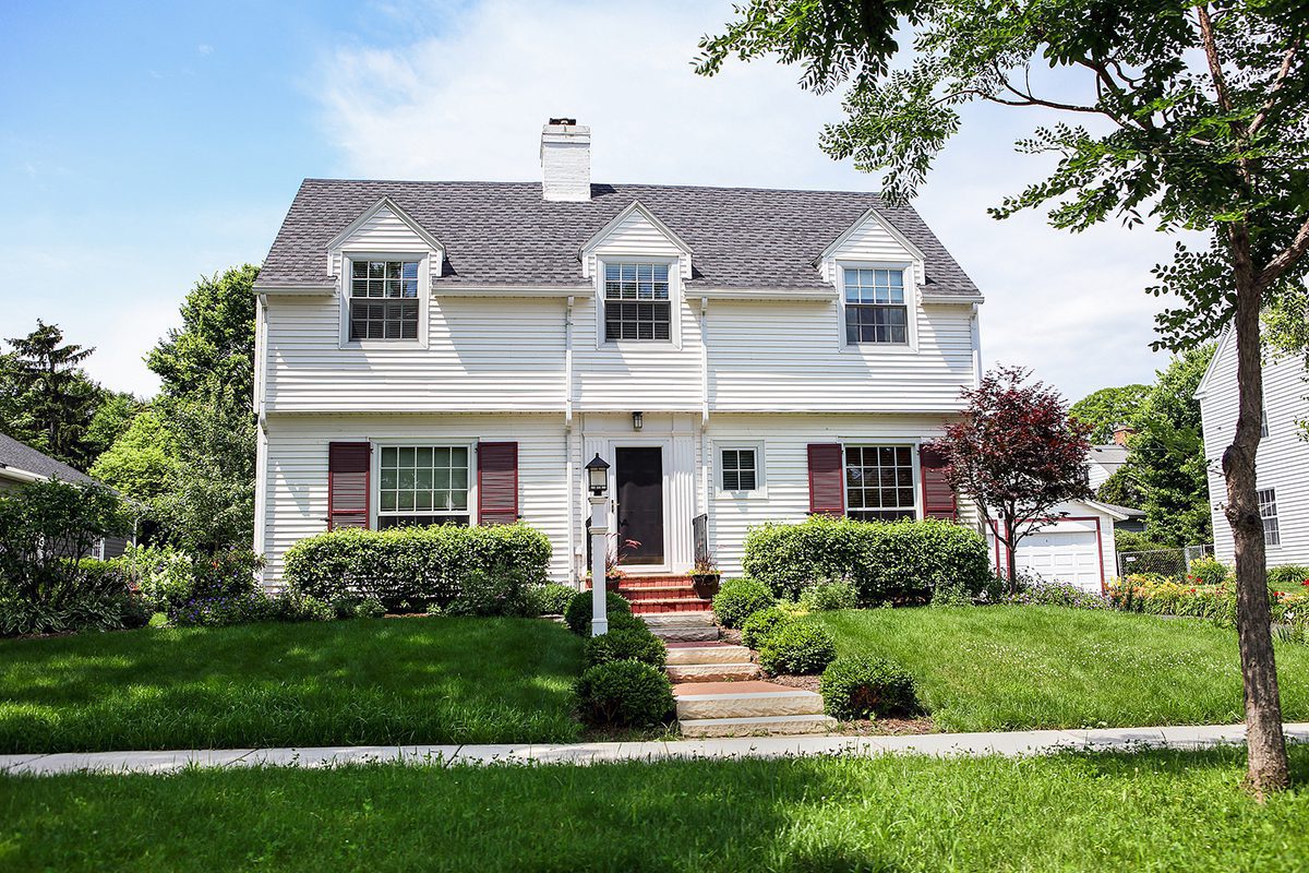 1940s-bungalow-style-historic-home-renovation-preserving-the-character-of-the-house