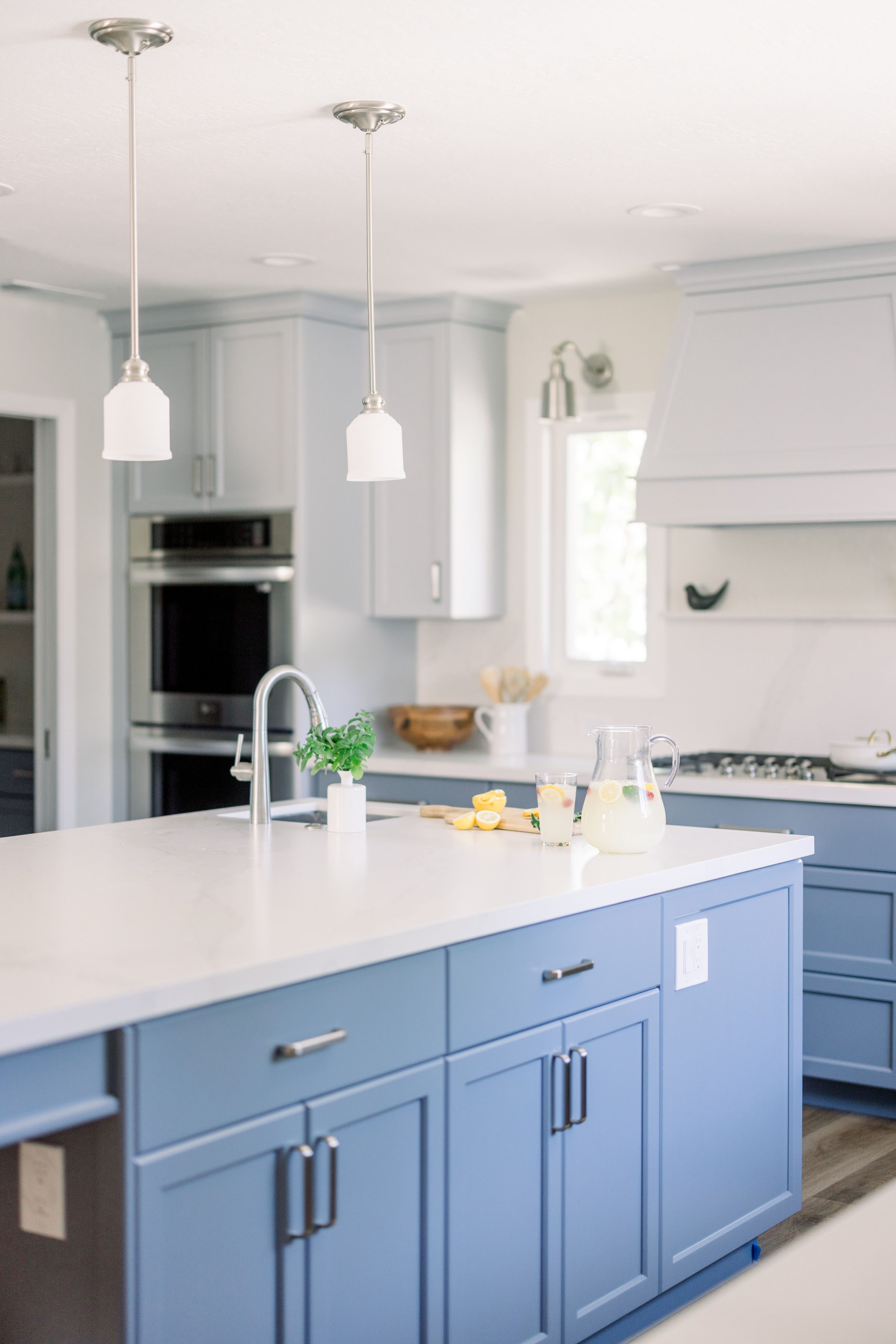 Kitchen island countertop with integrated sink