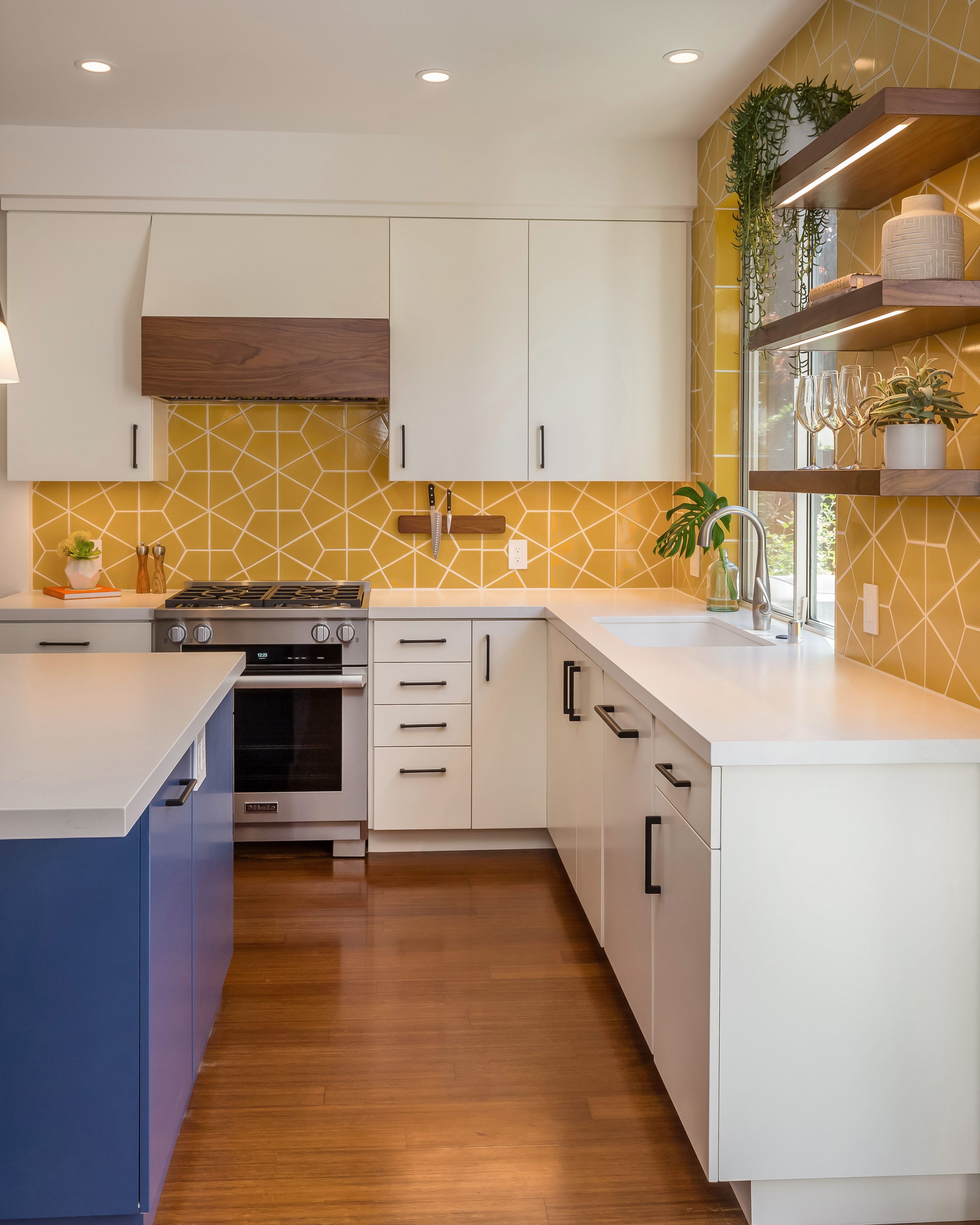 Mediterranean-kitchen-remodel-inspired-by-a-recent-vacation
